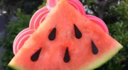 吃瓜网红图片头像高清图,揭秘吃瓜网红高清头像背后的魅力